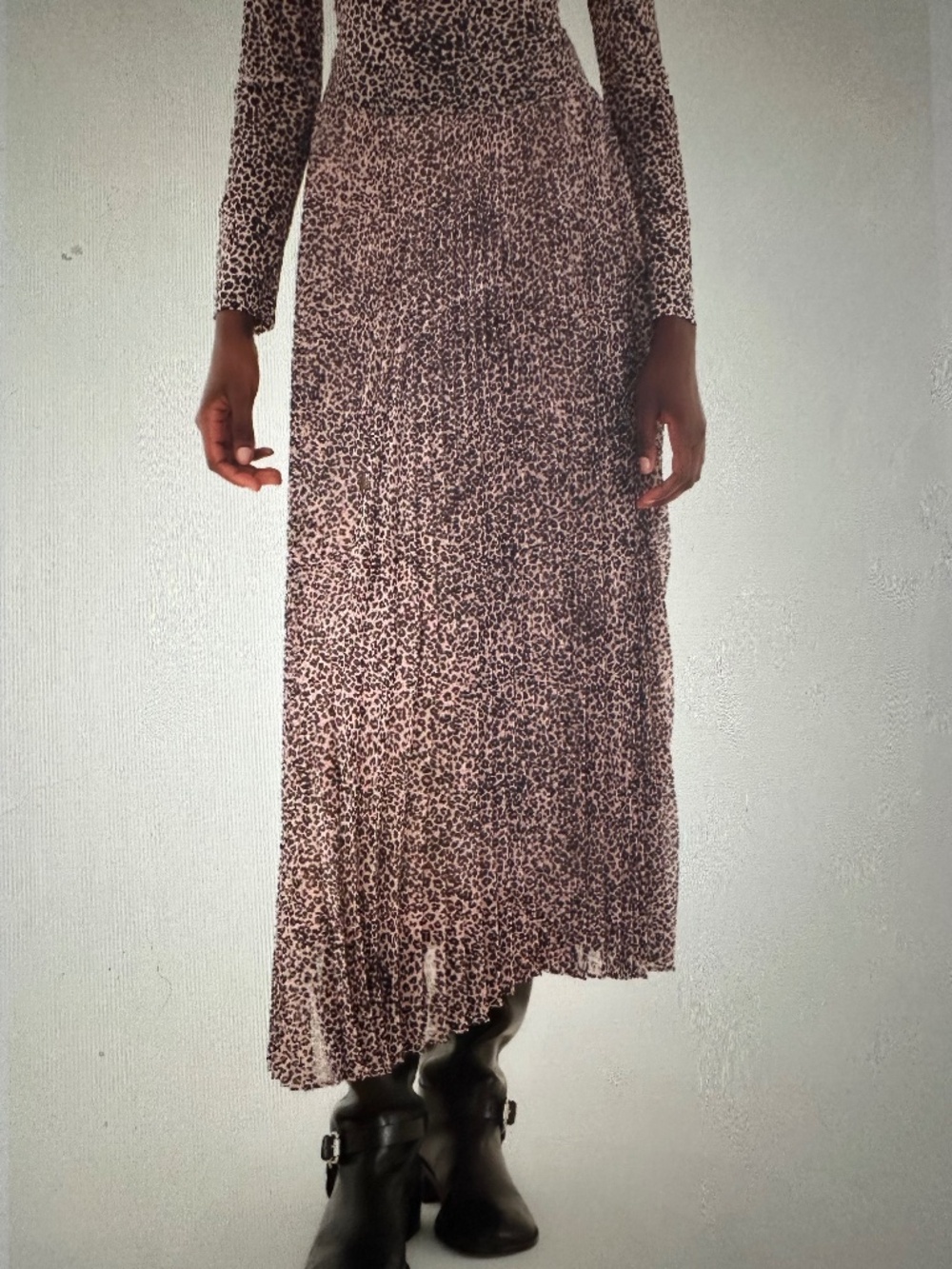 FARM RIO Pleated Leopard flowy Skirt.maxi  Like new